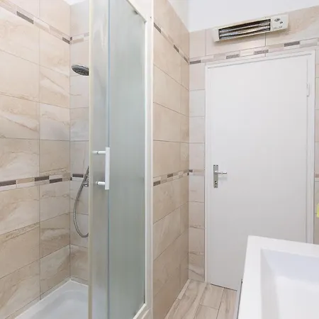 Oleander Apartment