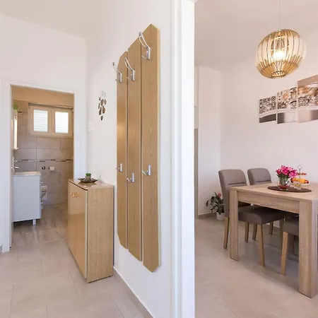 Oleander Apartment *