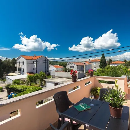 Oleander Apartment