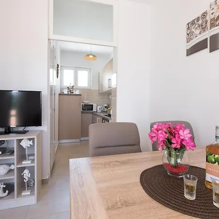Oleander Apartment Punat